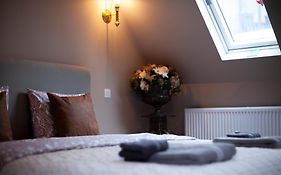 Luxury Suites Meir By Rikas Hotels
